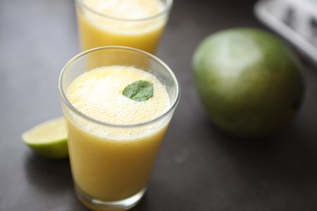Mango and limes smoothie