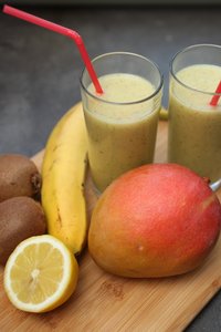 Mango, Kiwifruit and Banana smoothie